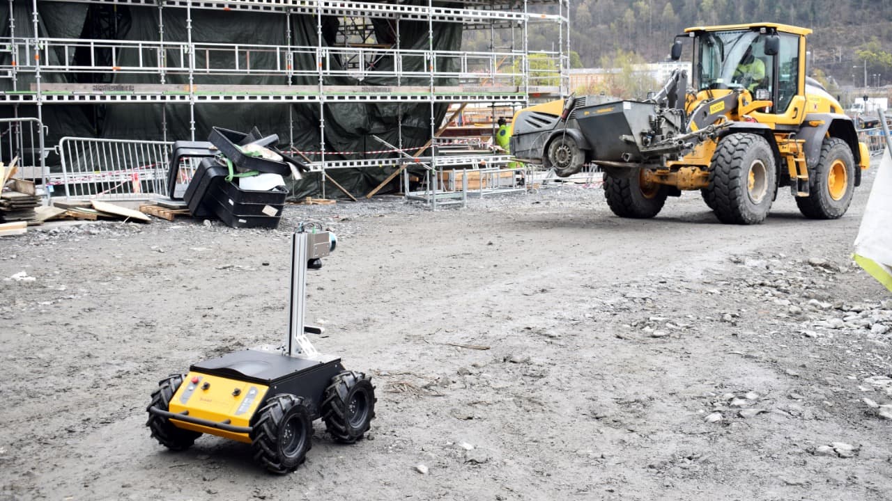 THEB1Mscaledrobotics765849302Robot_deployed_onsite.jpg